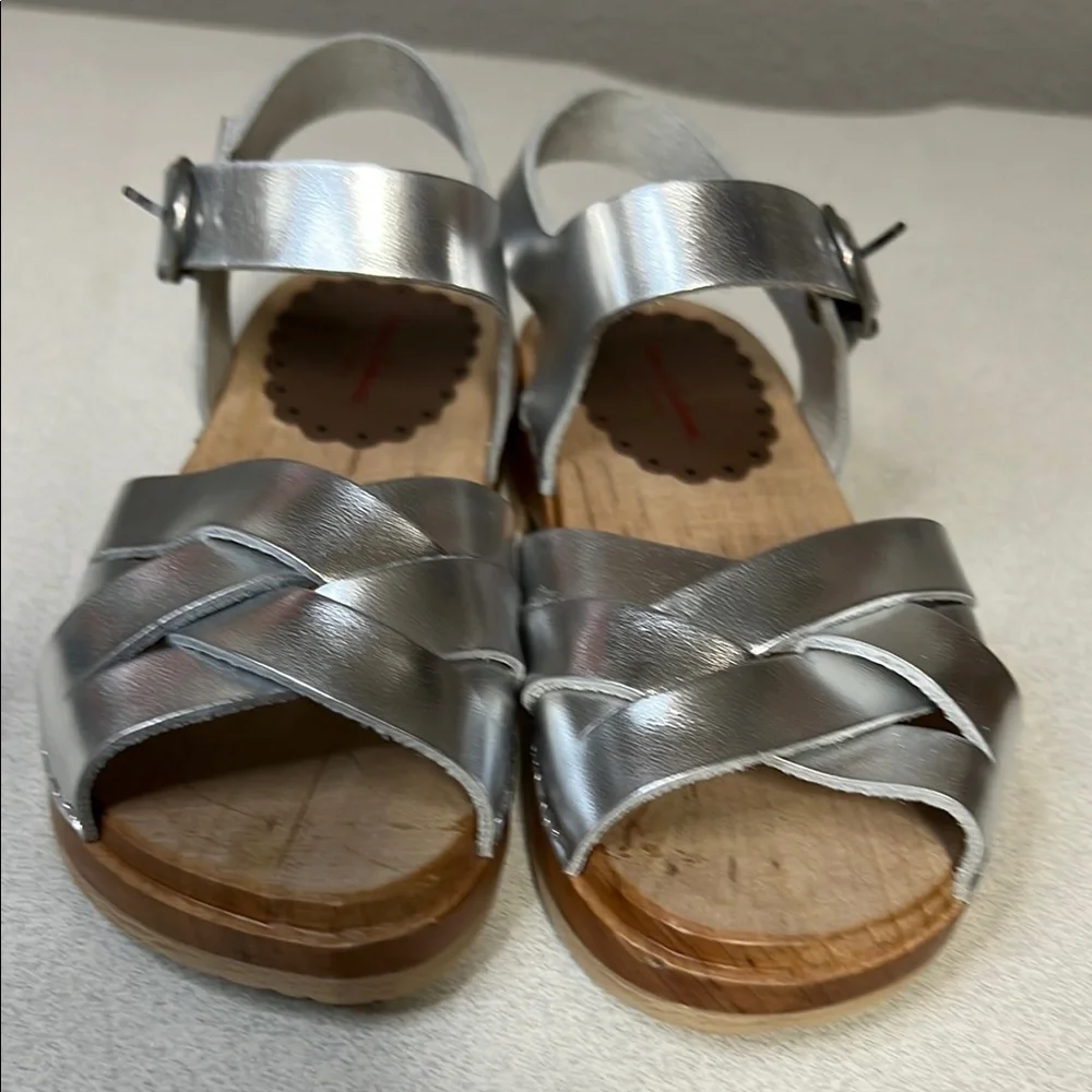 Hanna Andersson Silver Sandals for Effortless Style